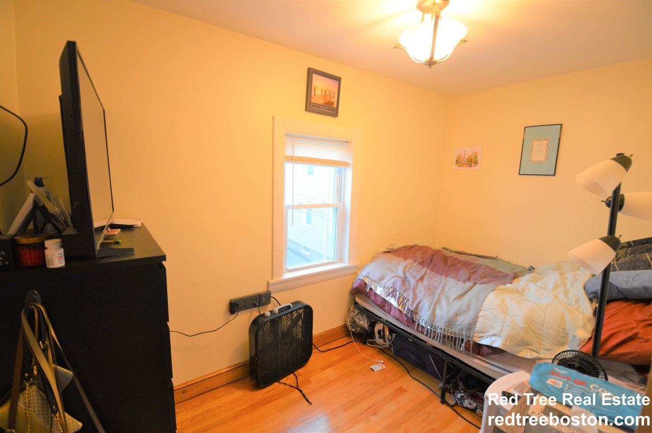 345 Market St #U2 - Photo 7 of 8