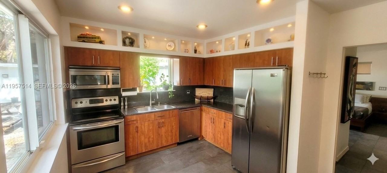 875 Ne 130th St #0 - Photo 3 of 22