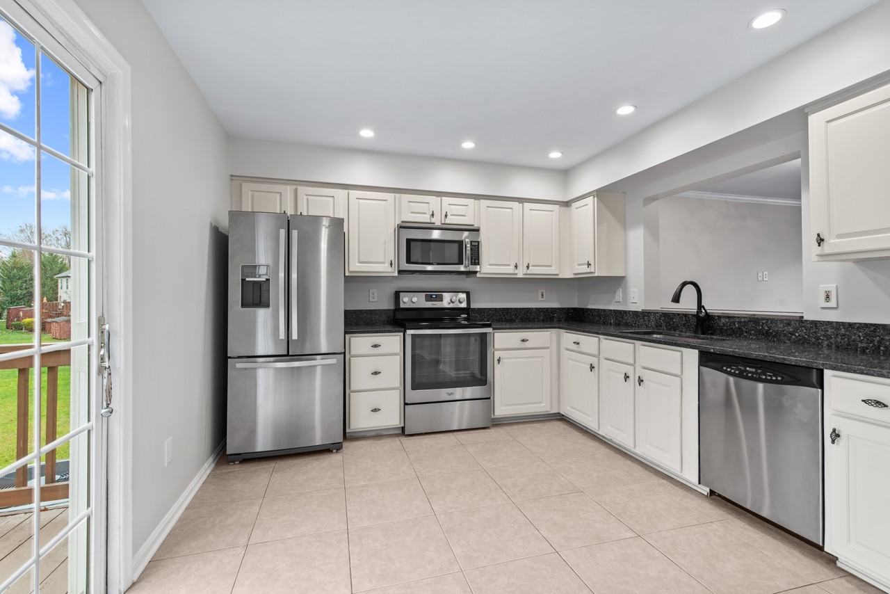 20 White Pine Ct - Photo 5 of 10