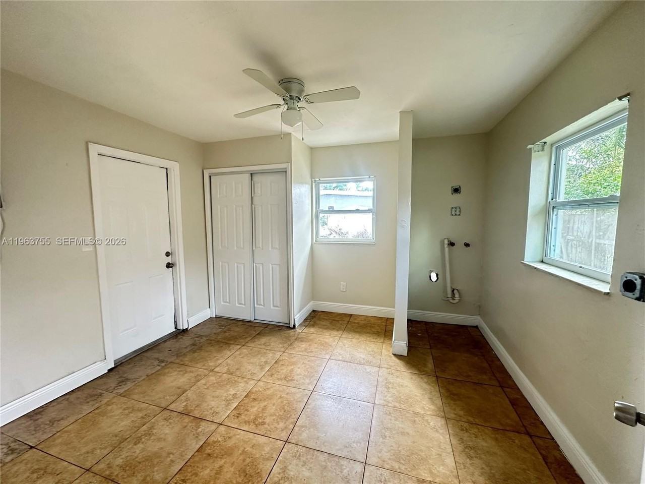 180 Penn Way - Photo 6 of 22