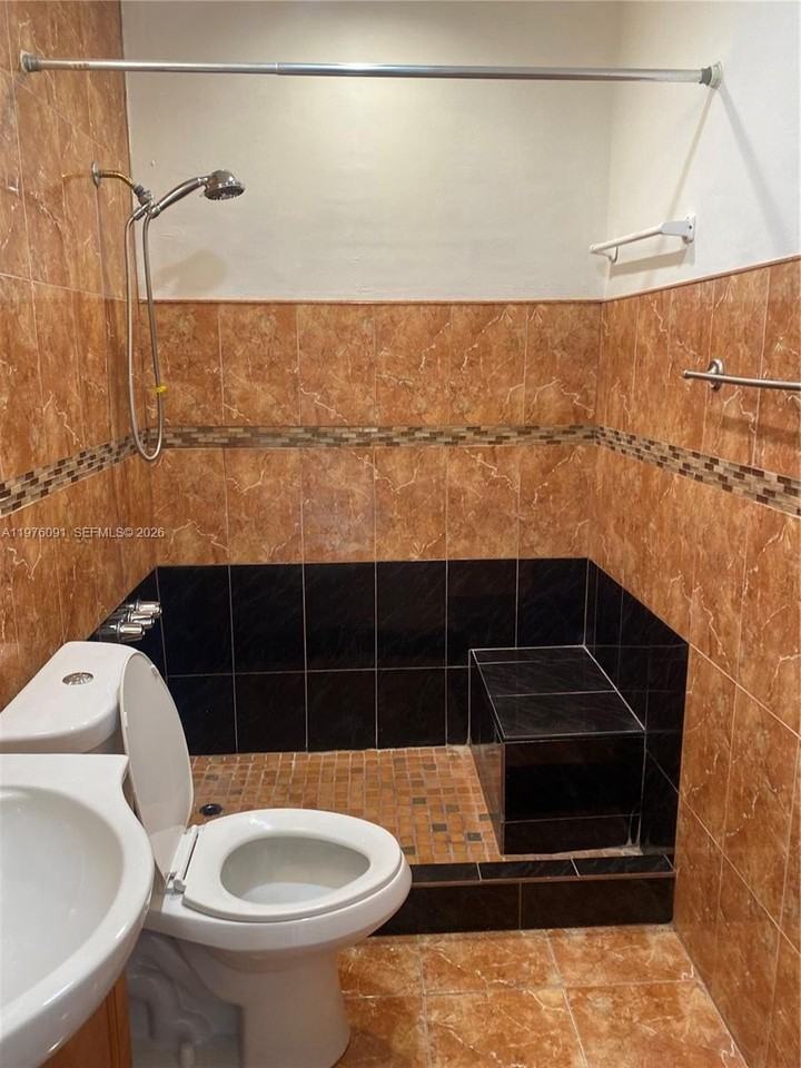 10701 Nw 23rd Ave #0 - Photo 6 of 10