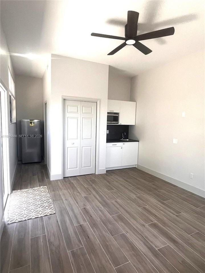 7760 Sw 20th St #1 - Photo 4 of 7