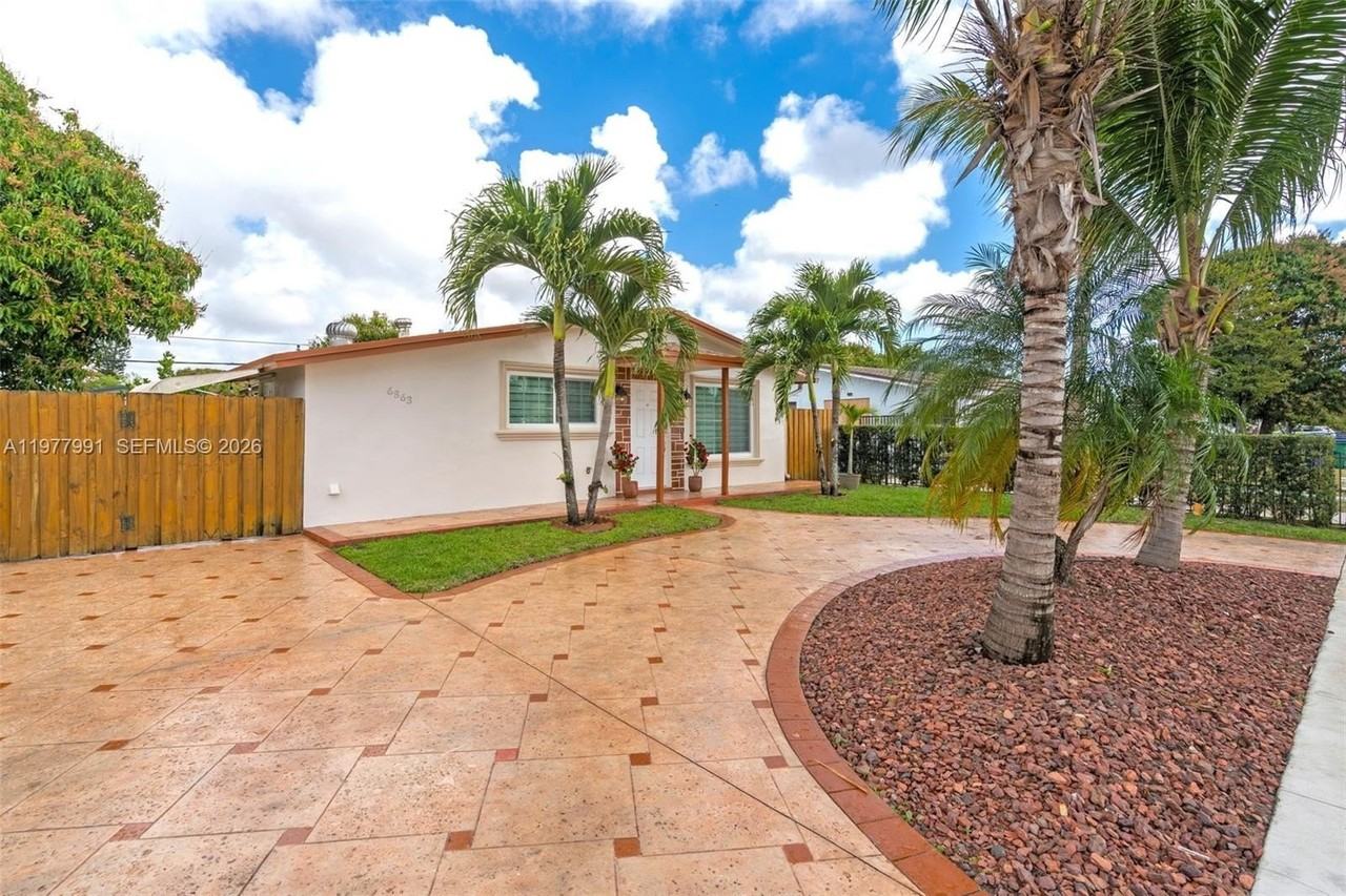 6863 Sw 21st St - Photo 3 of 33