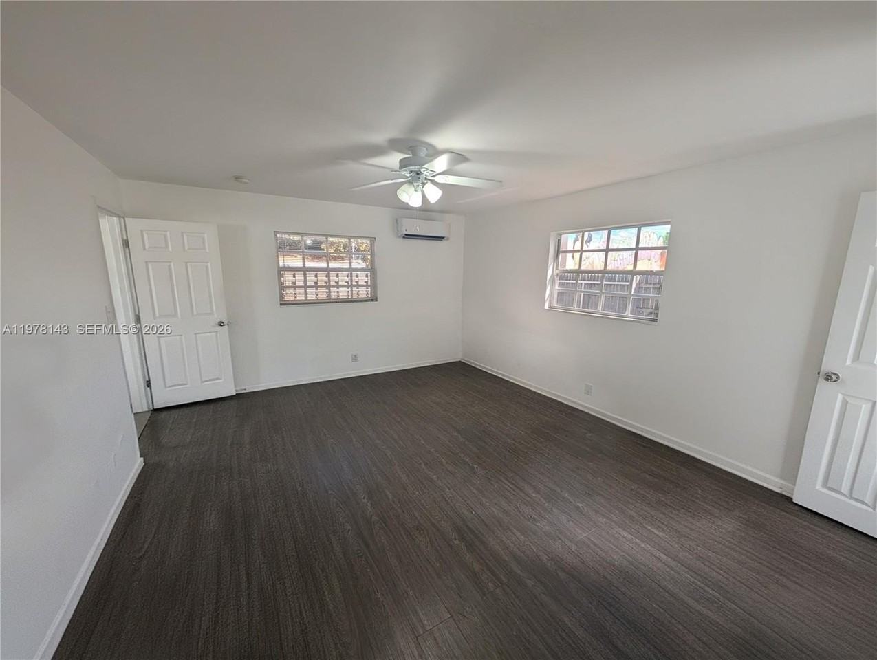 232 Sw 23rd St #1-3 - Photo 5 of 15