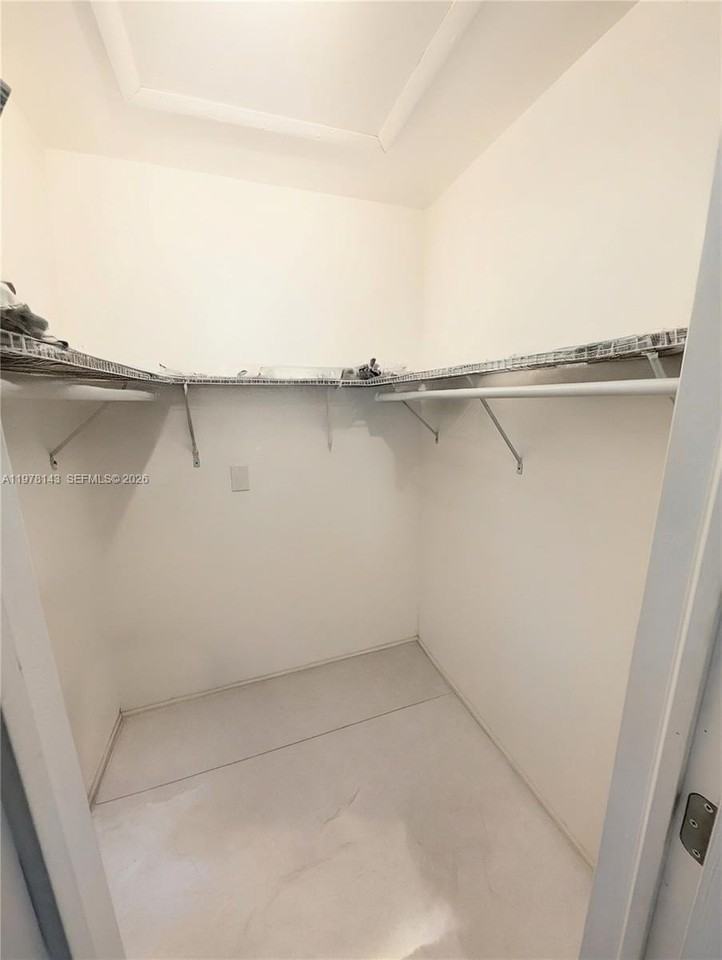 232 Sw 23rd St #1-3 - Photo 6 of 15