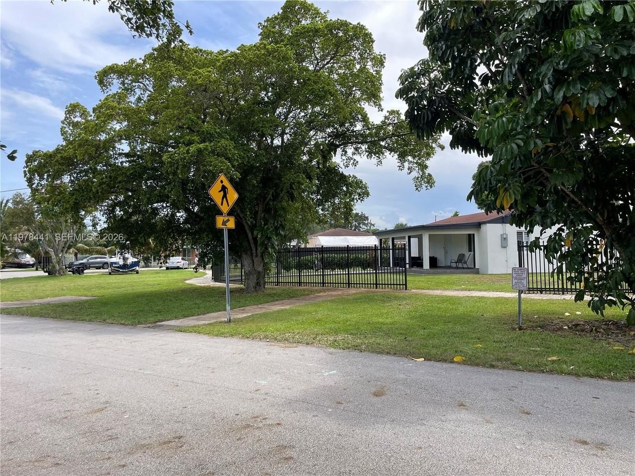 170 Sw 63rd Ct - Photo 5 of 29