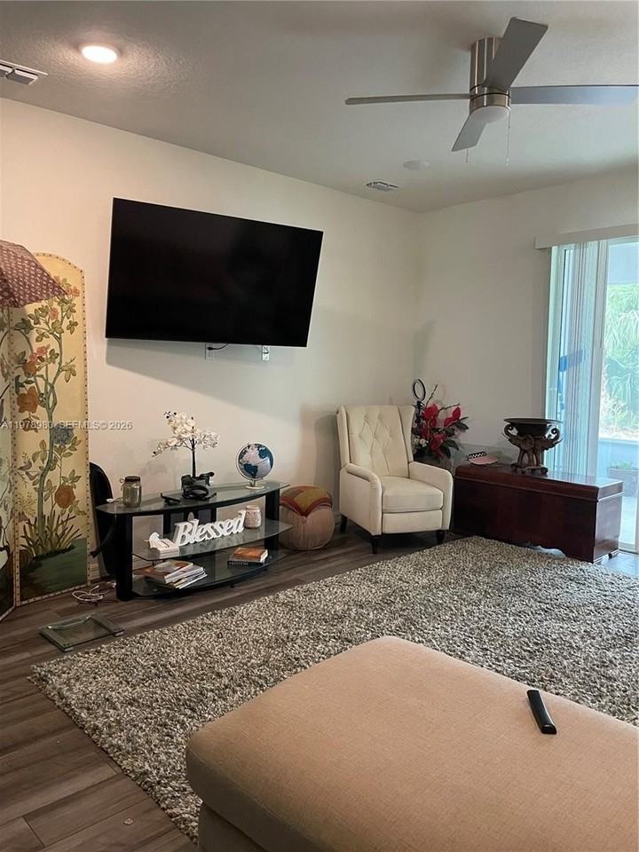 6157 Nw Gatun Dr #NA - Photo 3 of 5