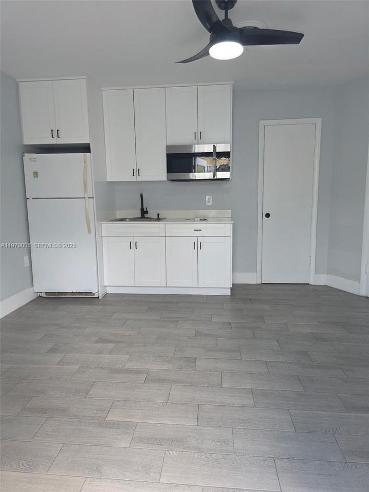 9321 Sw 26th St #1 - Photo 7 of 7