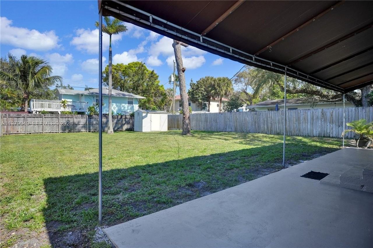 607 Sw 9th St - Photo 6 of 28