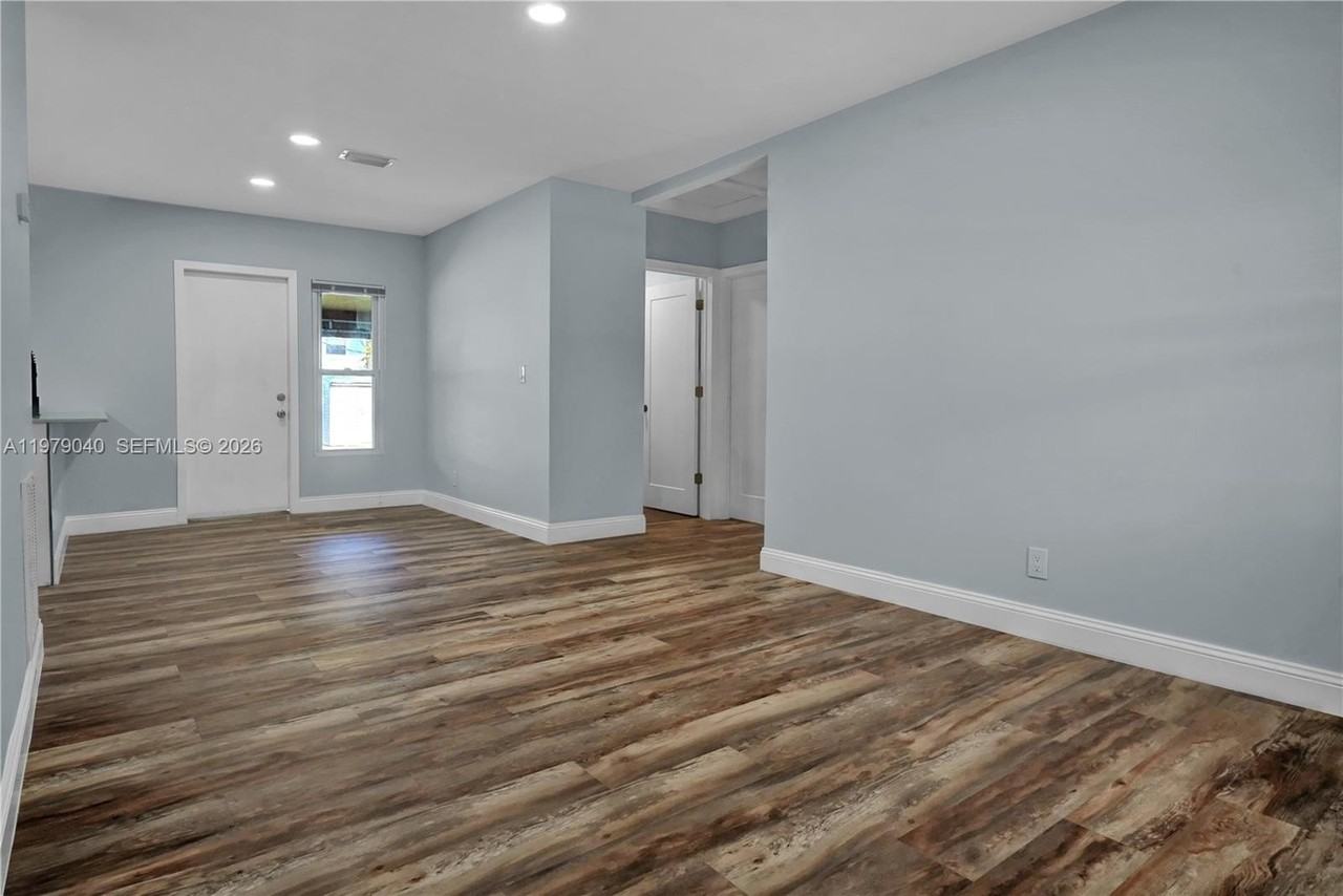 607 Sw 9th St - Photo 7 of 28