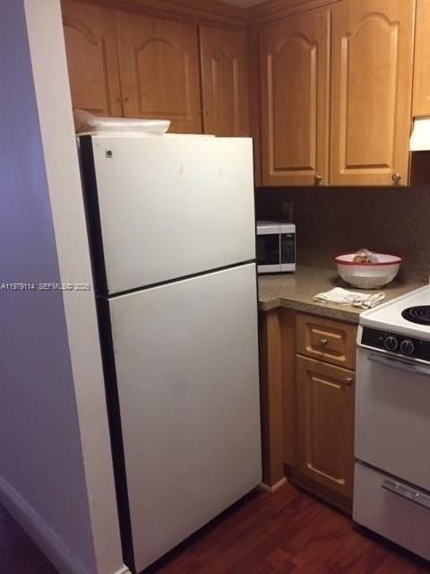 4021 Indian Creek Dr #2B - Photo 5 of 11