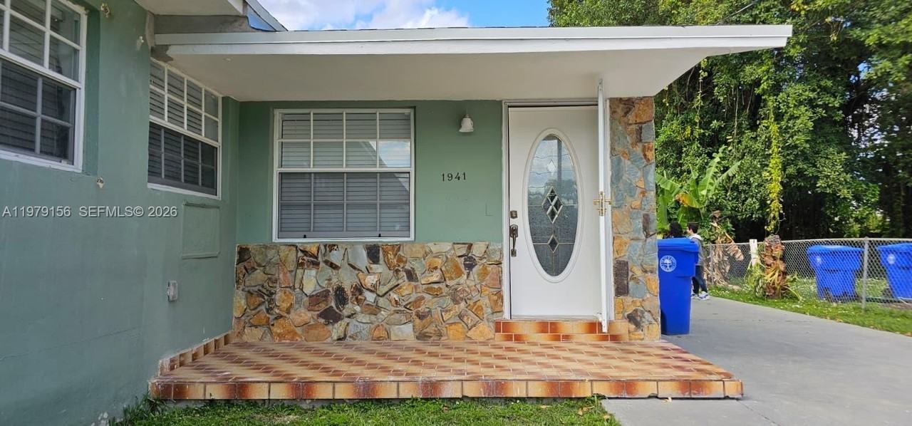 1941 Nw 32nd St #1941