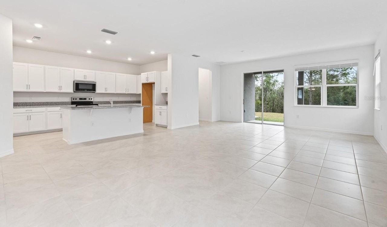 3406 Sanctuary Dr - Photo 5 of 34