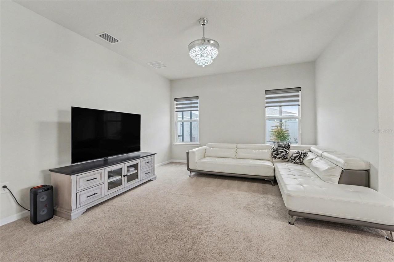 10155 Gliding Eagle Way - Photo 5 of 23