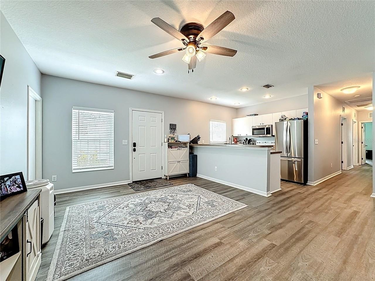 2527 29th Ave E - Photo 4 of 24