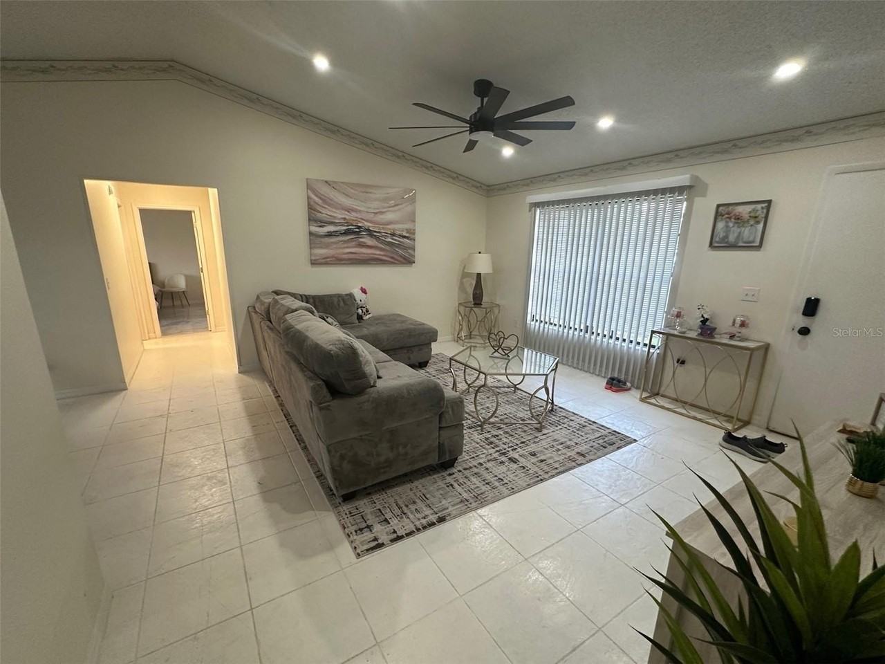 1310 Dartmoor Ave - Photo 2 of 11