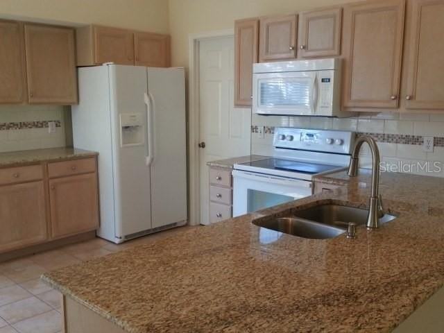 861 Paddington Ter - Photo 4 of 13