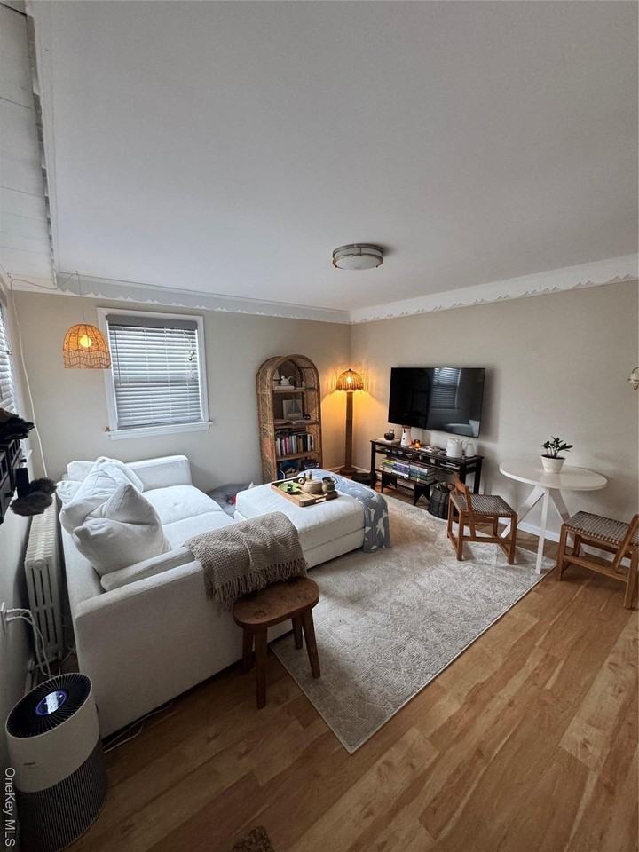 655 E Walnut St 1st Fl - Photo 2 of 14