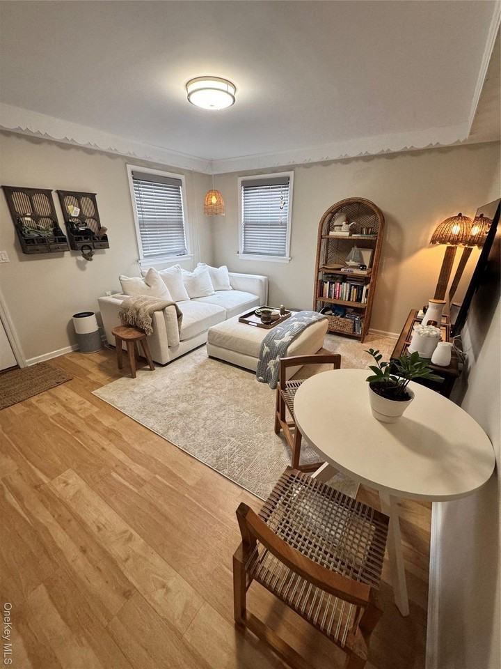 655 E Walnut St 1st Fl - Photo 4 of 14