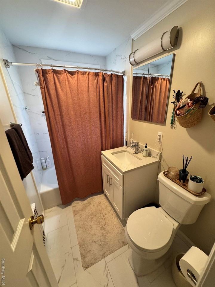 655 E Walnut St 1st Fl - Photo 7 of 14