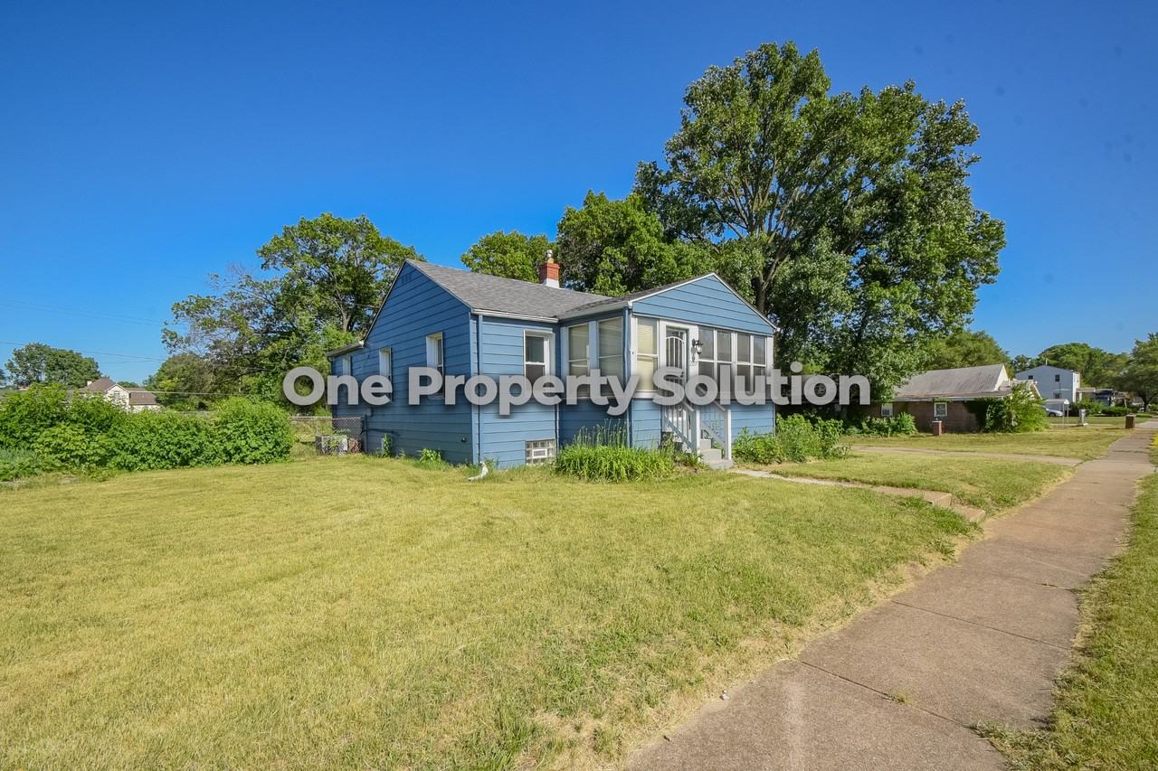 2157 Marshall Pl #1 - Photo 2 of 27