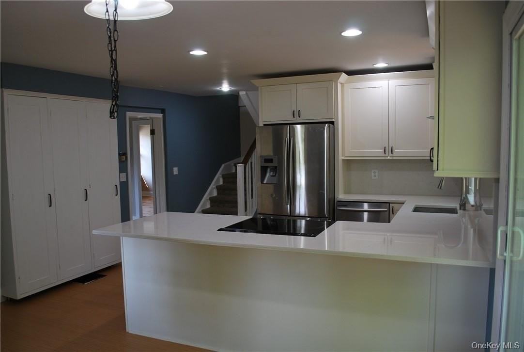 249 Pine Island Tpke Apt A - Photo 5 of 27