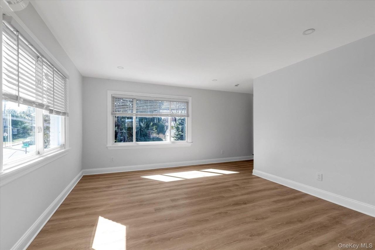 71 Haven Avenue unit: Upper - Photo 3 of 16