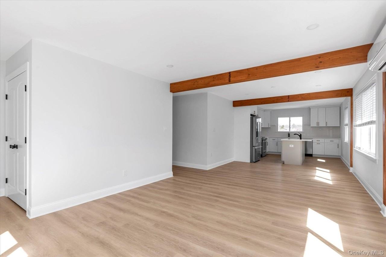 71 Haven Avenue unit: Upper - Photo 4 of 16