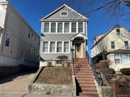 featured image of 612 College Pl 2nd Fl