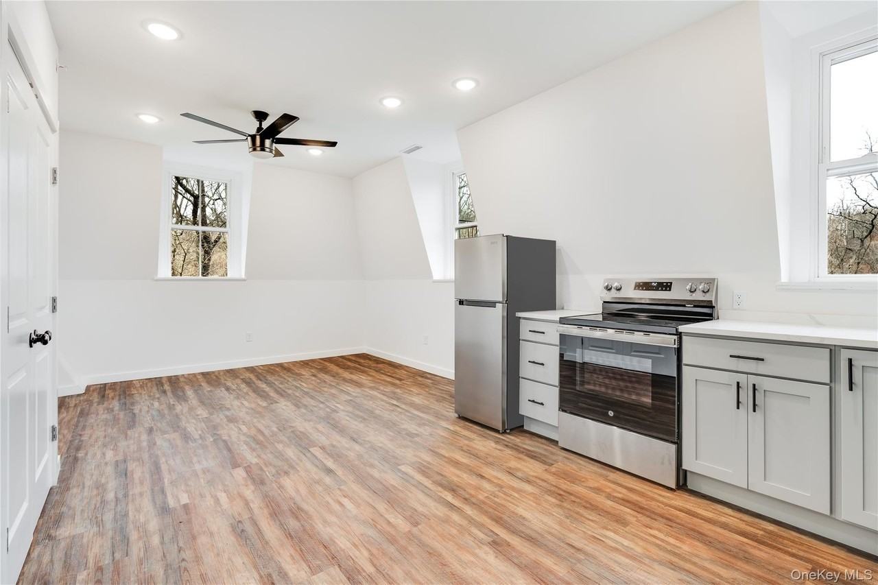 81 Market St Unit 3 - Photo 2 of 16