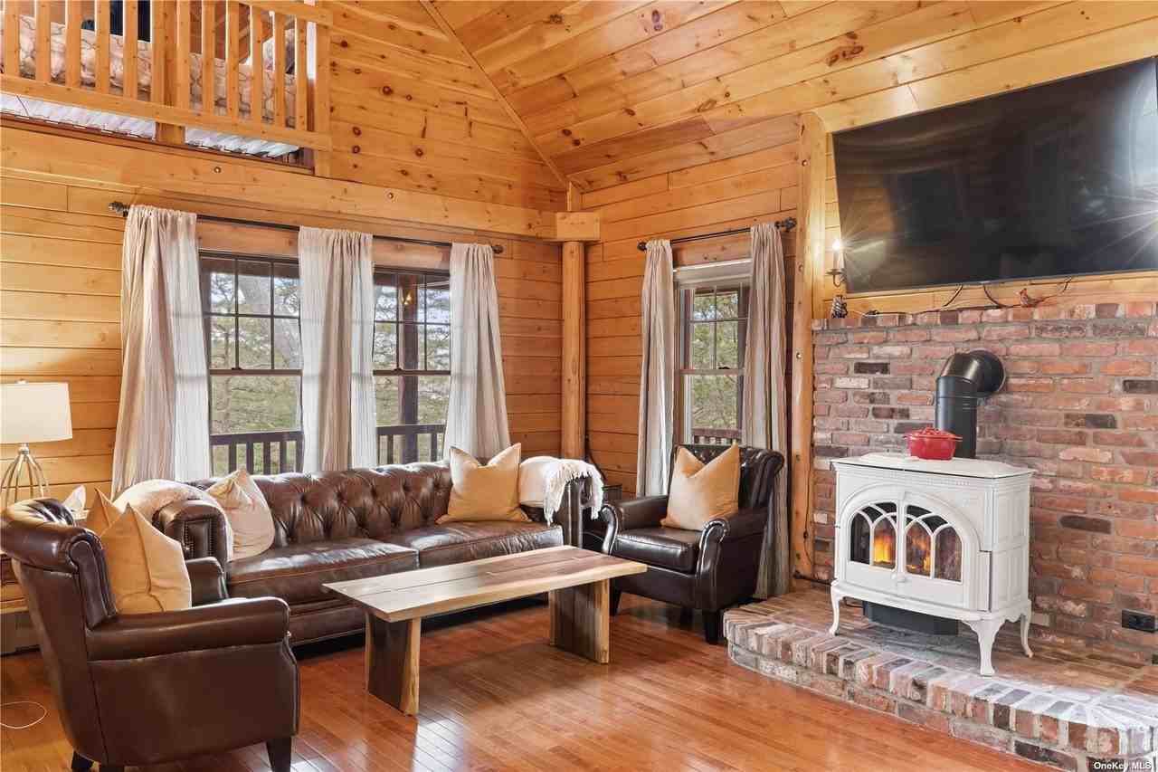 380 Private Rd - Photo 3 of 31