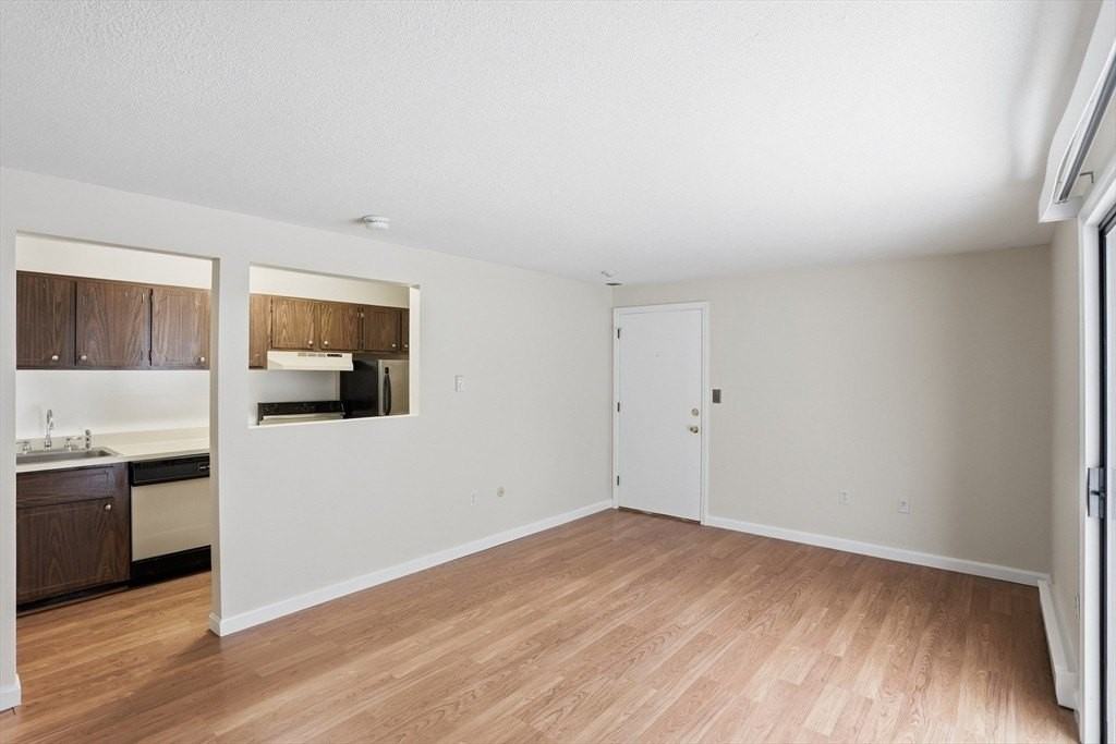 386 Great Rd Unit B15 - Photo 4 of 19