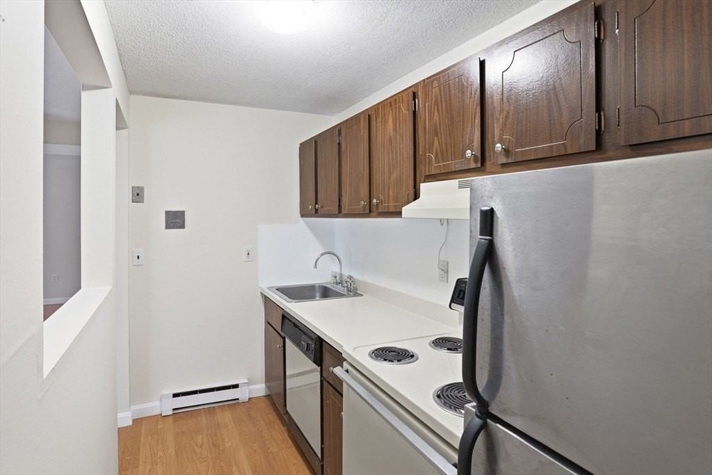 386 Great Rd Unit B15 - Photo 7 of 19