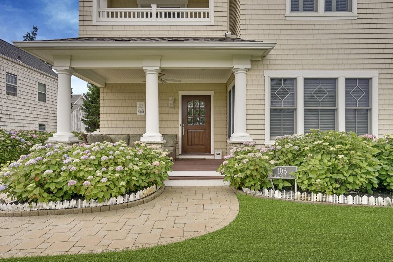 108 Neptune Pl - Photo 3 of 50