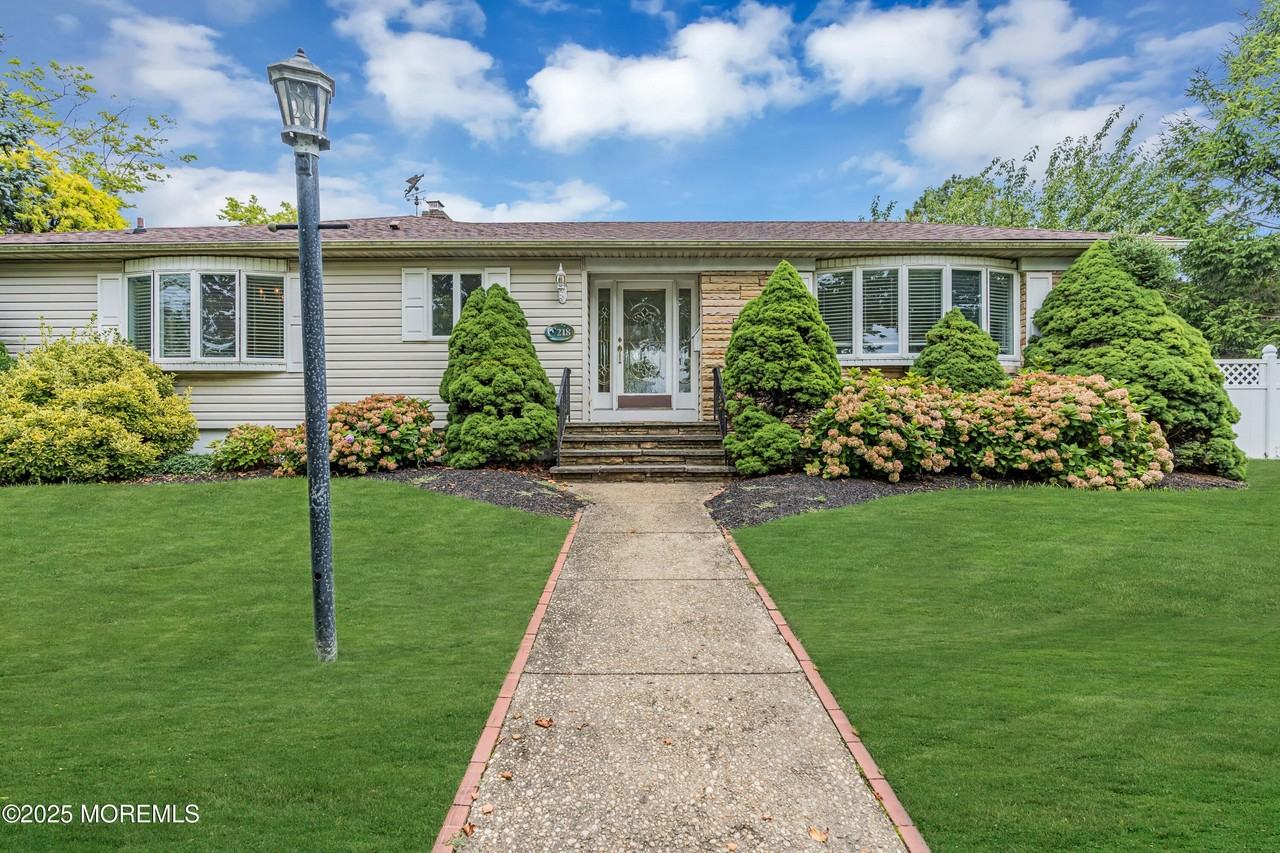 218 3rd Ave - Photo 2 of 14