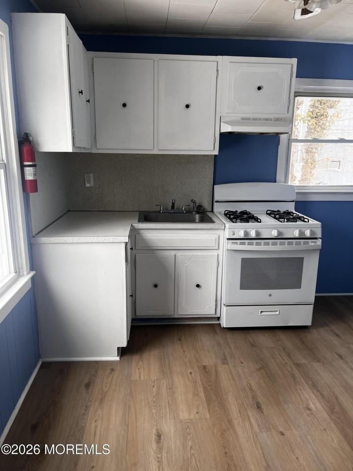 1033 Atlantic City Blvd - Photo 3 of 12