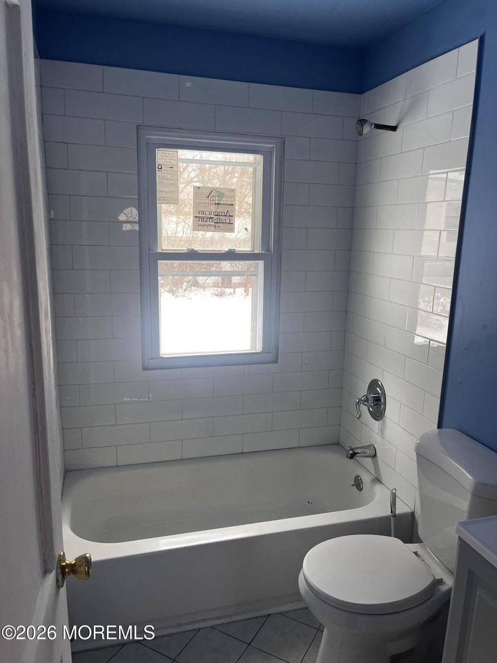 1033 Atlantic City Blvd - Photo 7 of 12