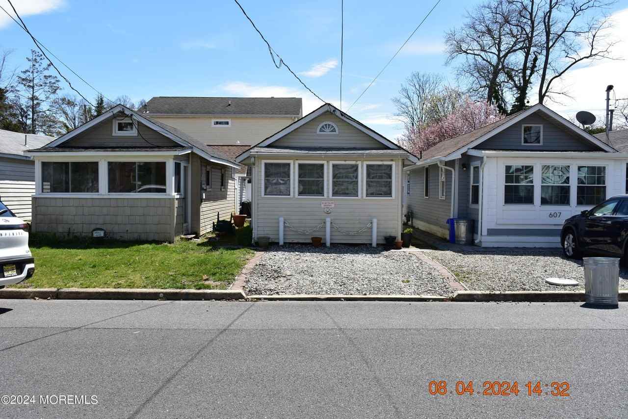 605 Central Ave - Photo 2 of 16