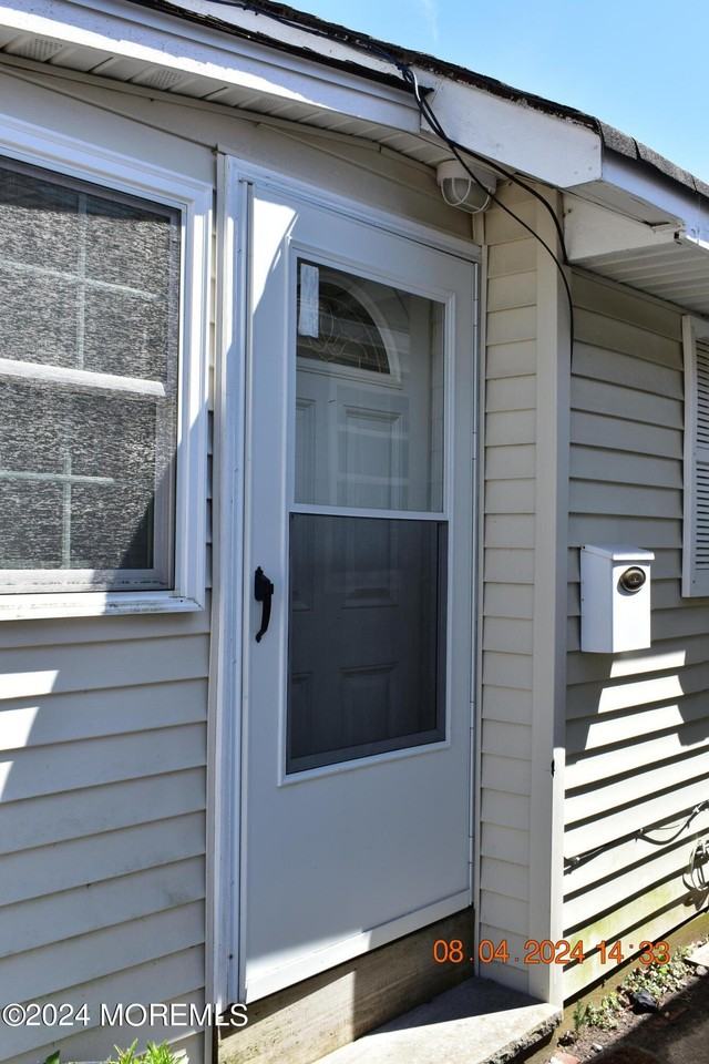 605 Central Ave - Photo 4 of 16