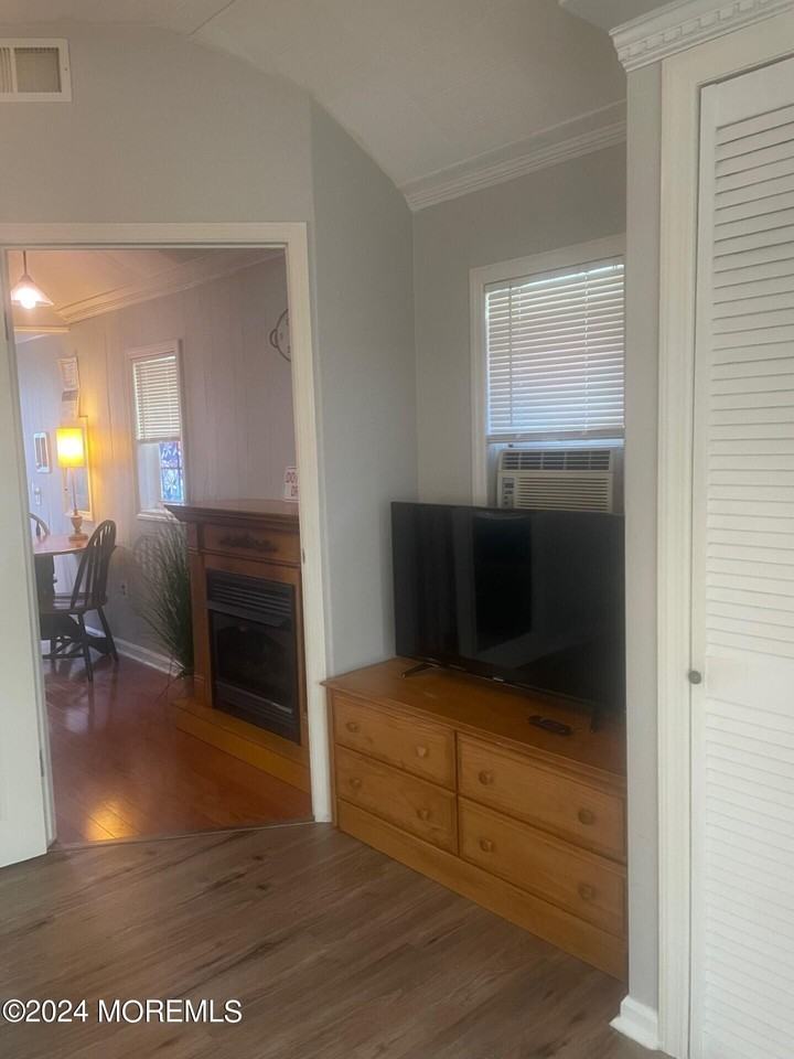 605 Central Ave - Photo 7 of 16