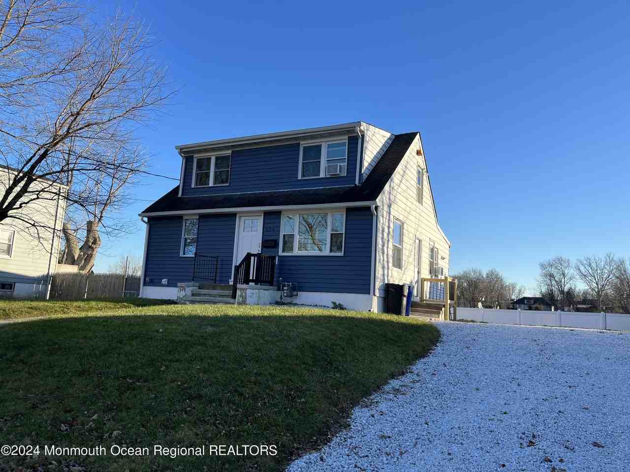 324 Fairfield Avenue unit: Summer - Photo 2 of 20