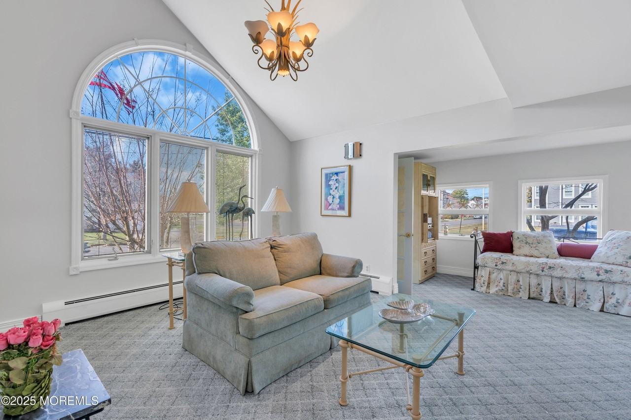 124 Neptune Pl - Photo 5 of 50