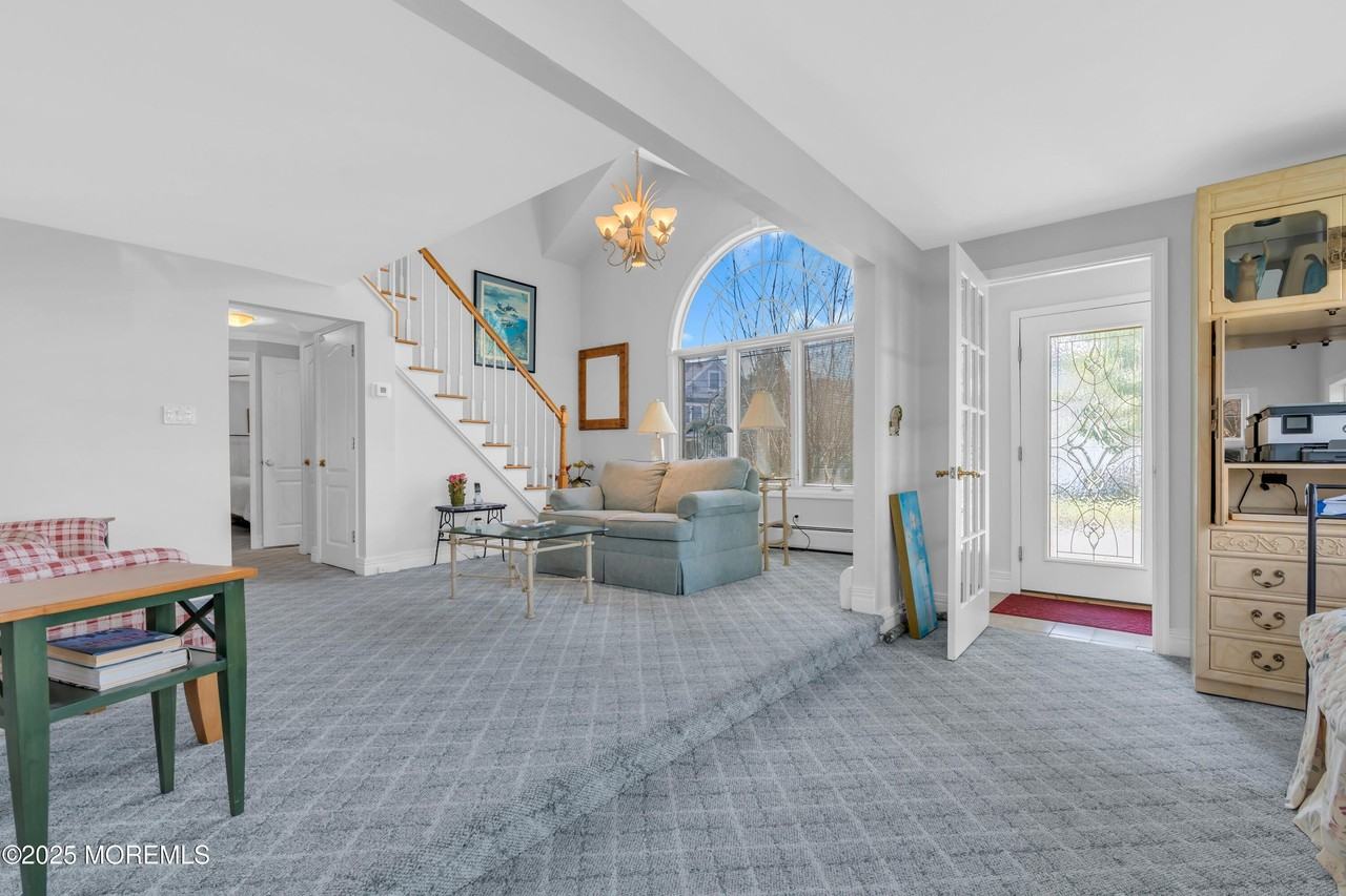 124 Neptune Pl - Photo 6 of 50