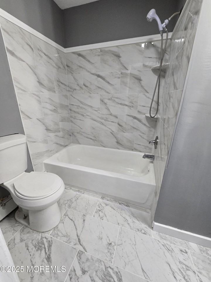 152 Long Branch Ave Apt 3 - Photo 4 of 8