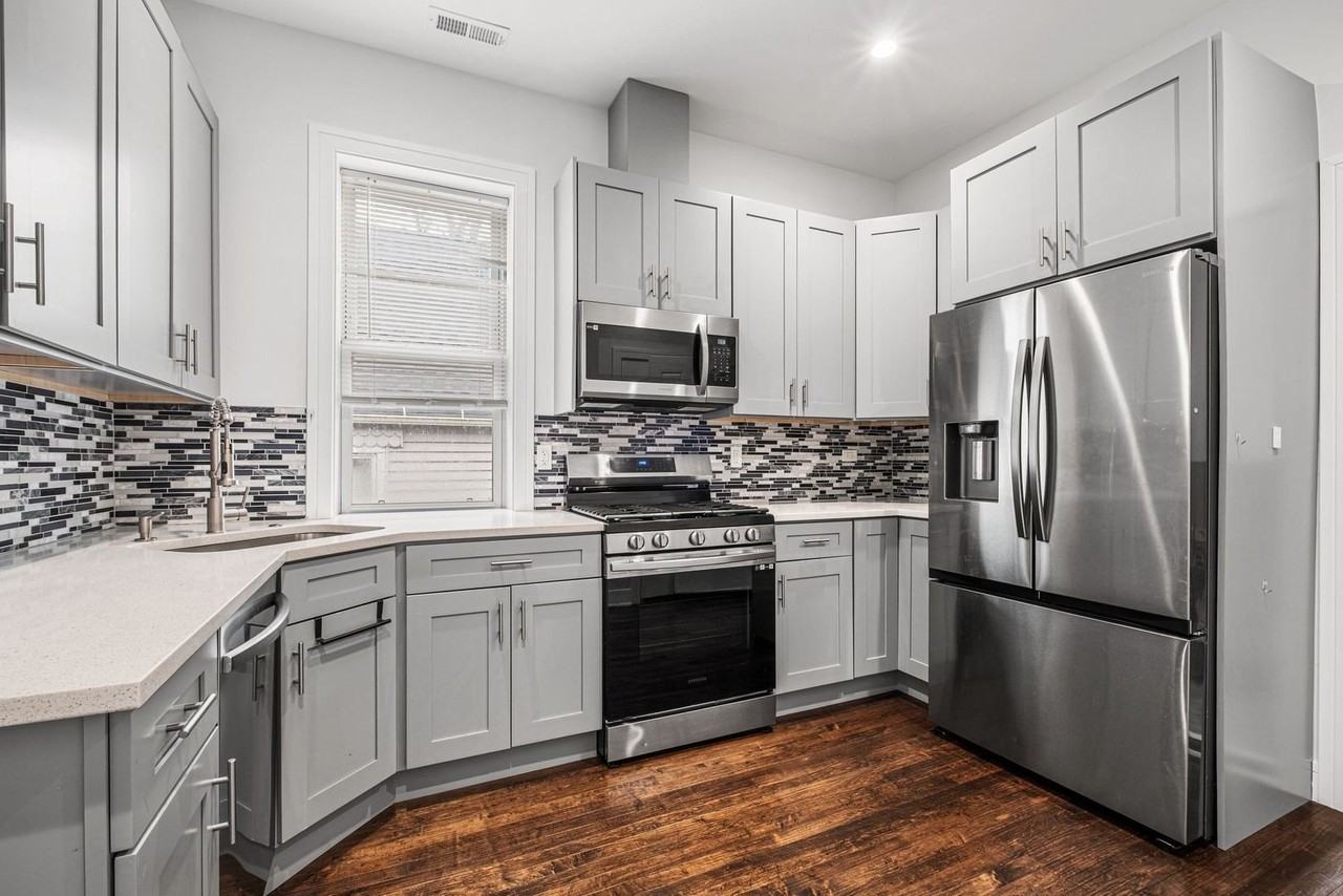 3904 N Whipple St Unit 2 - Photo 6 of 18