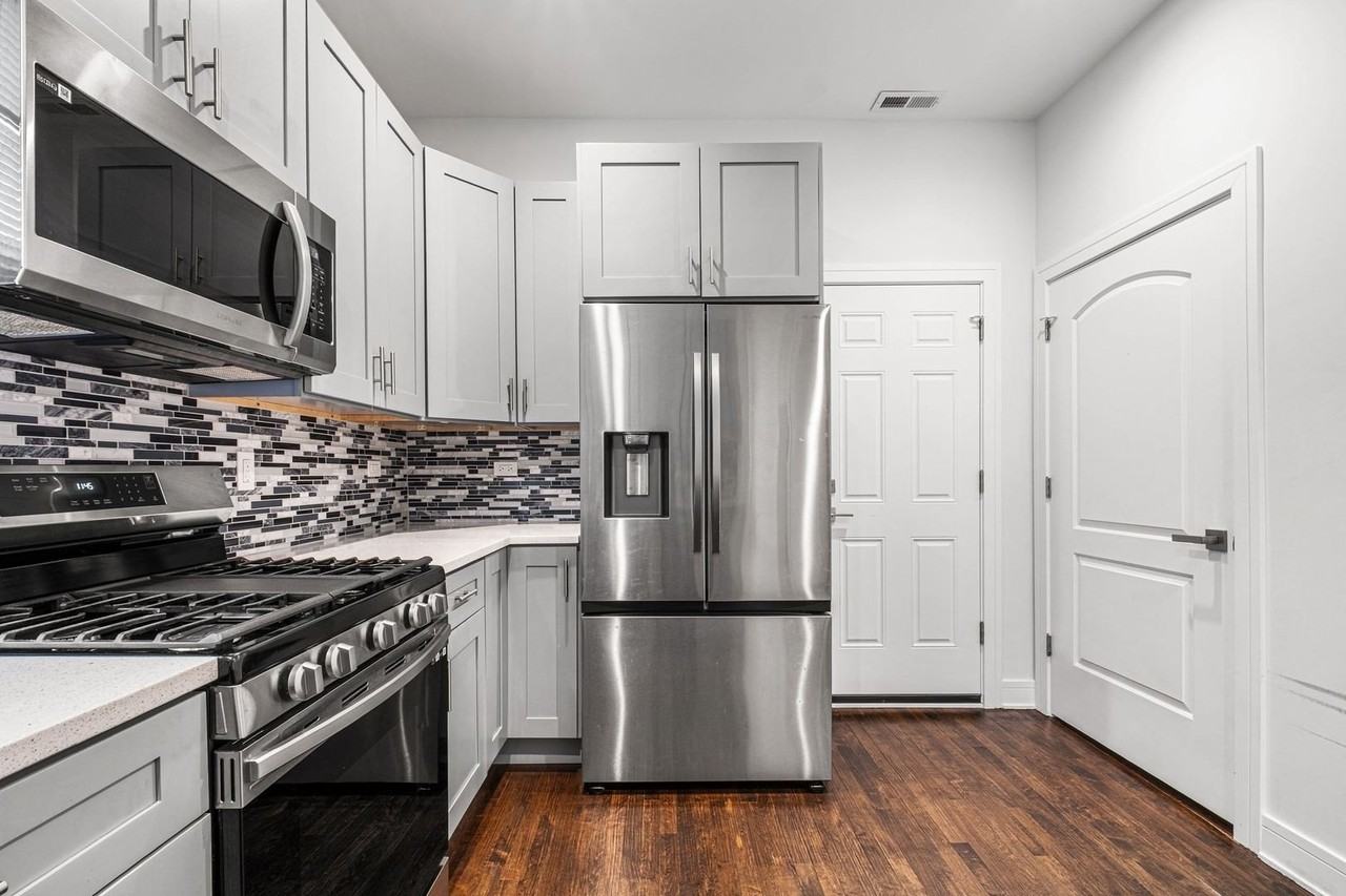 3904 N Whipple St Unit 2 - Photo 7 of 18