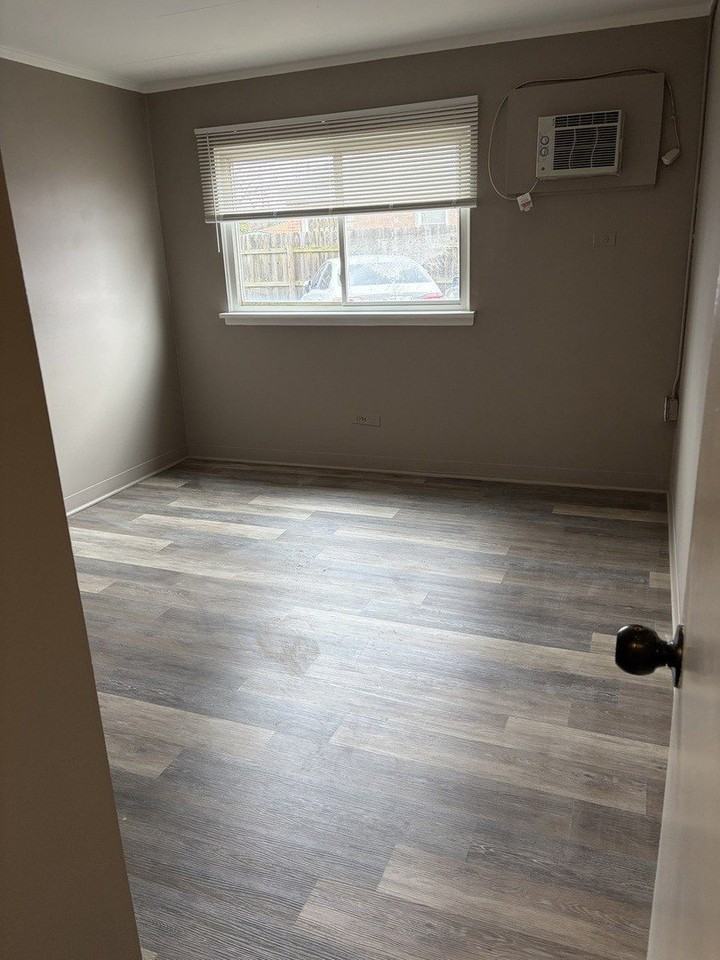 9533 Mansfield Ave Apt 1 - Photo 7 of 9