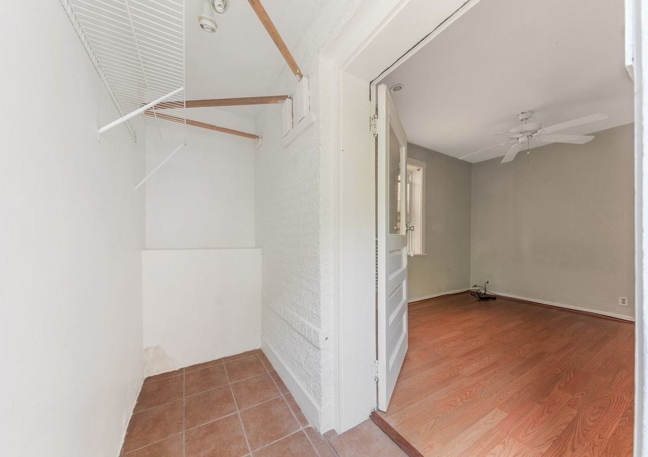 2527 N Ashland Ave Apt 1 - Photo 4 of 10