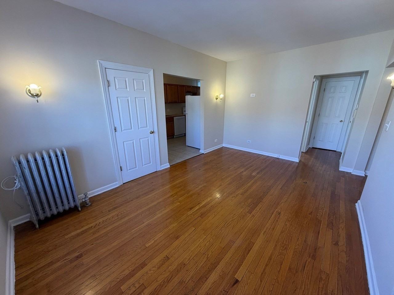 1343 W Touhy Ave Apt 3n - Photo 3 of 9