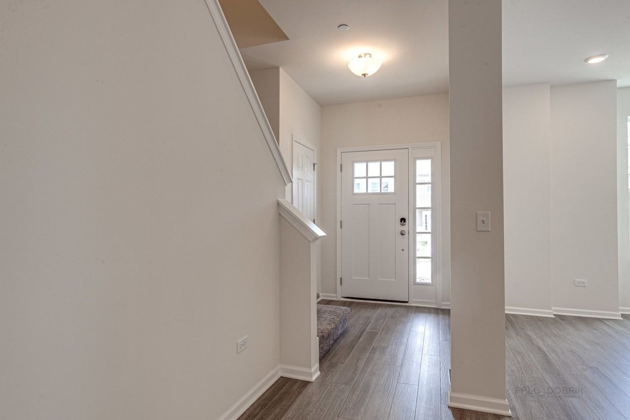 264 Hoffmann Dr - Photo 2 of 35